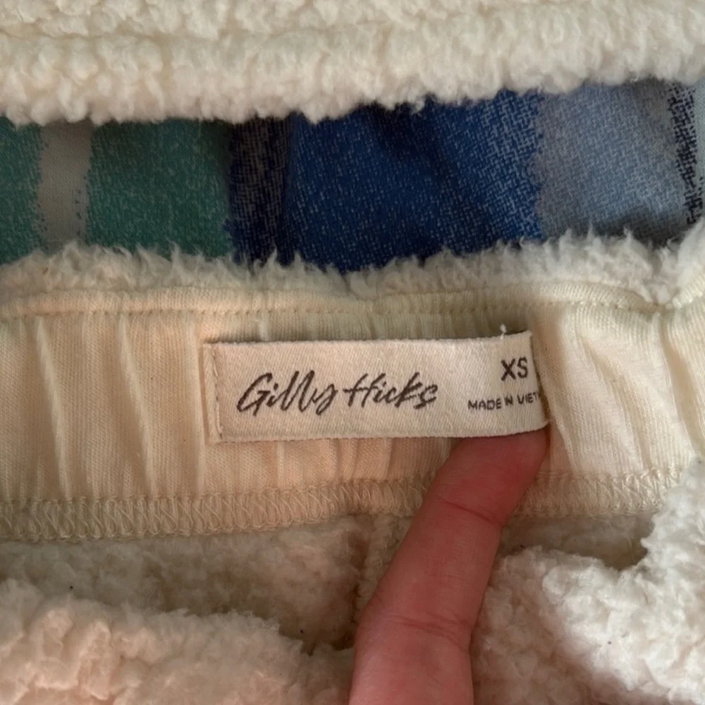 Gilly Hicks Cream fluffy Sherpa 3 piece Comfy Teddy Bear Set - Picture 3 of 4